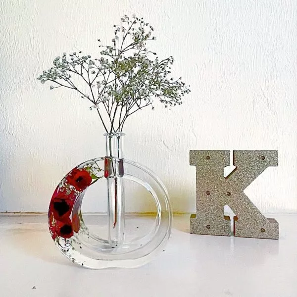 How to Preserve Flowers in Resin For Beginners - Creative Fabrica
