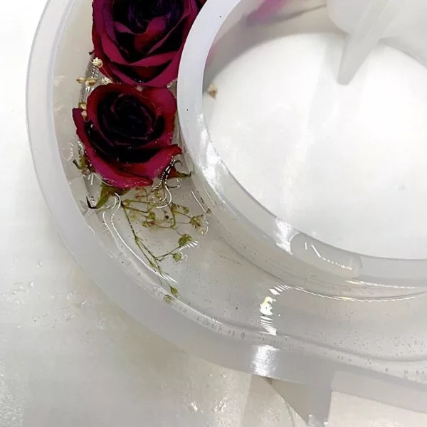 How to Dry and Preserve Flowers in Epoxy Resin