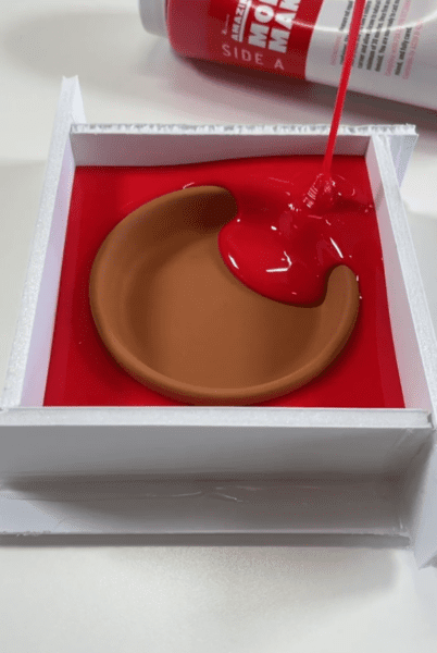 pouring mold